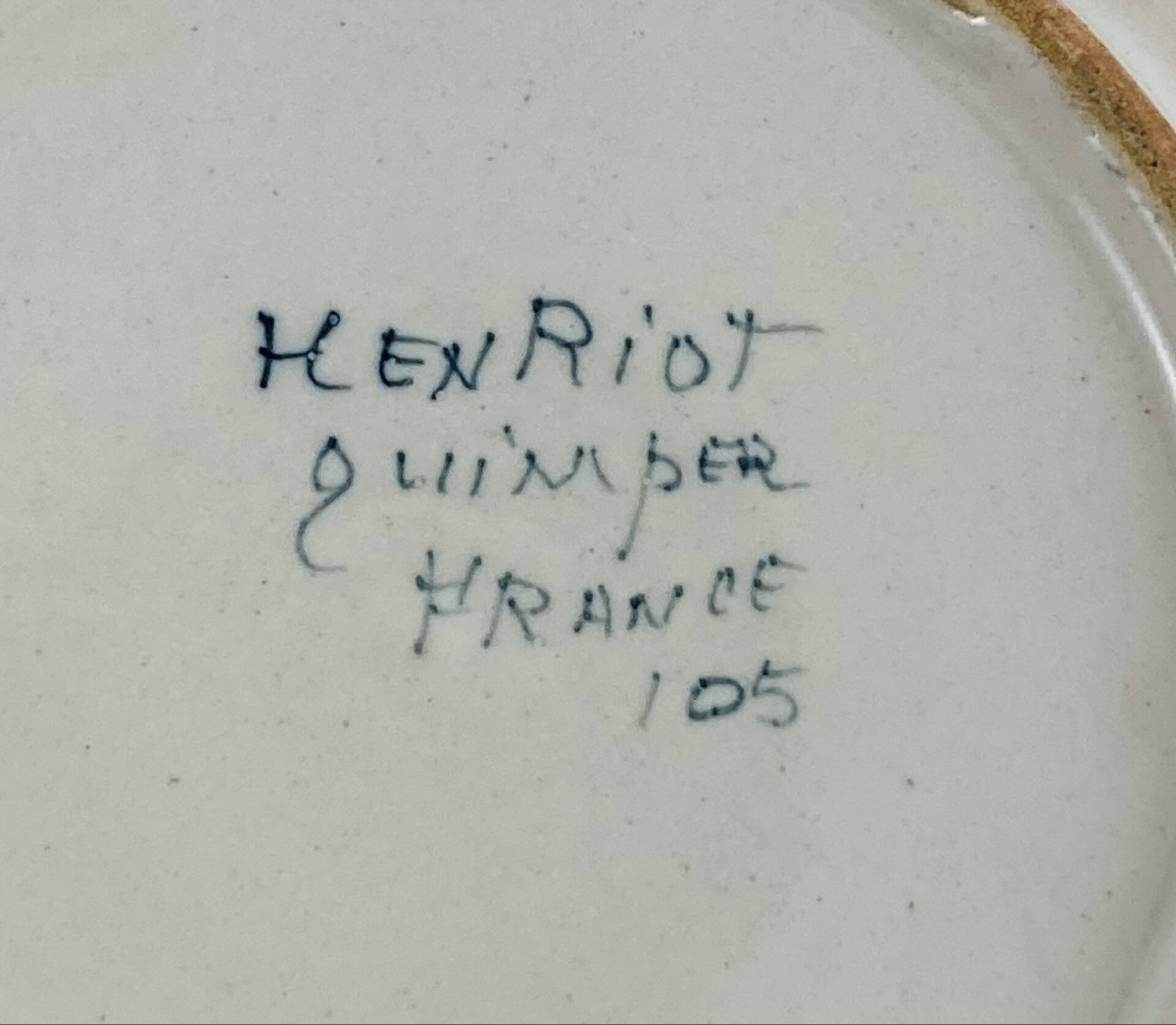 Small antique plate in Henriot Quimper faience circa 1930.