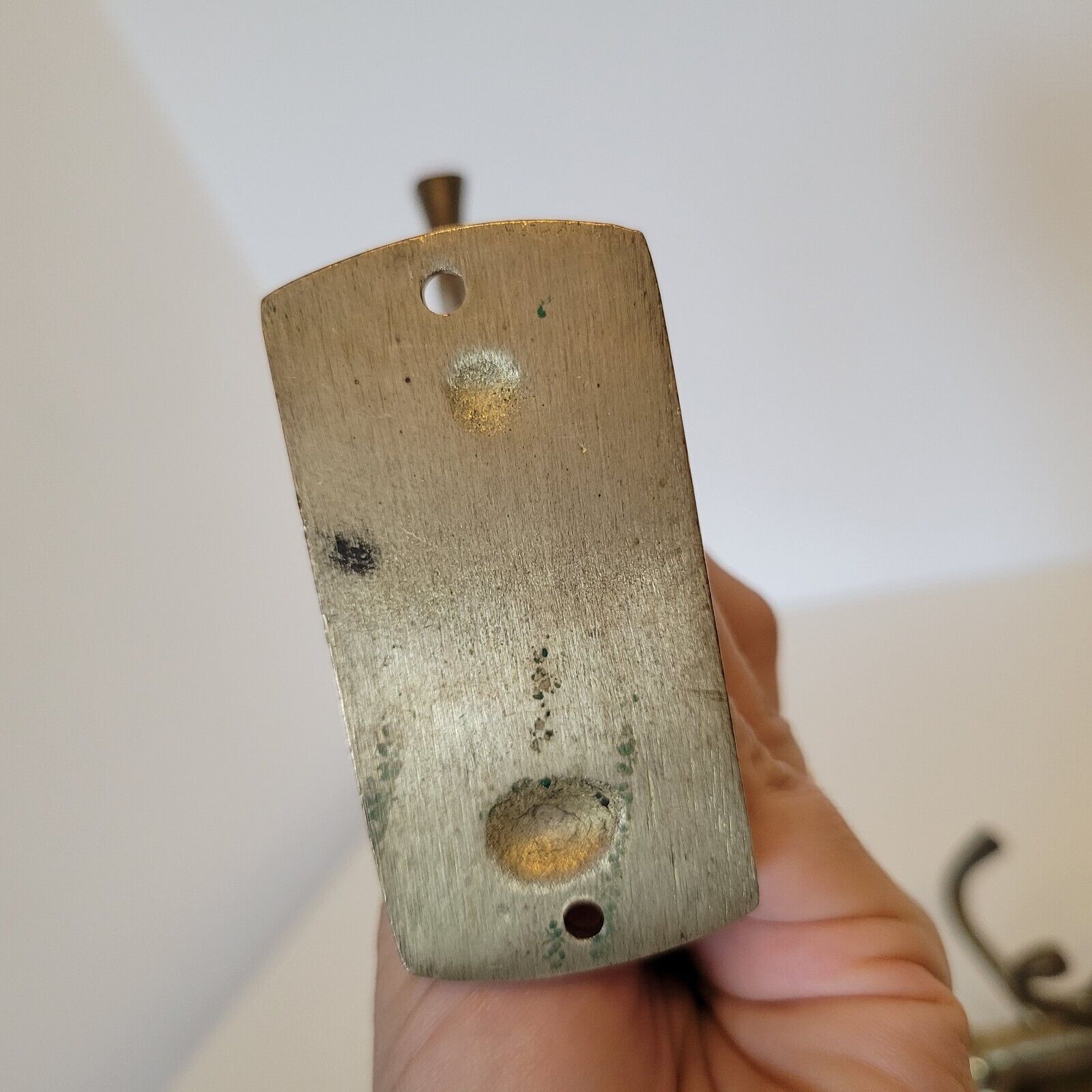 2 hooks with 4 rotating hooks each in brass