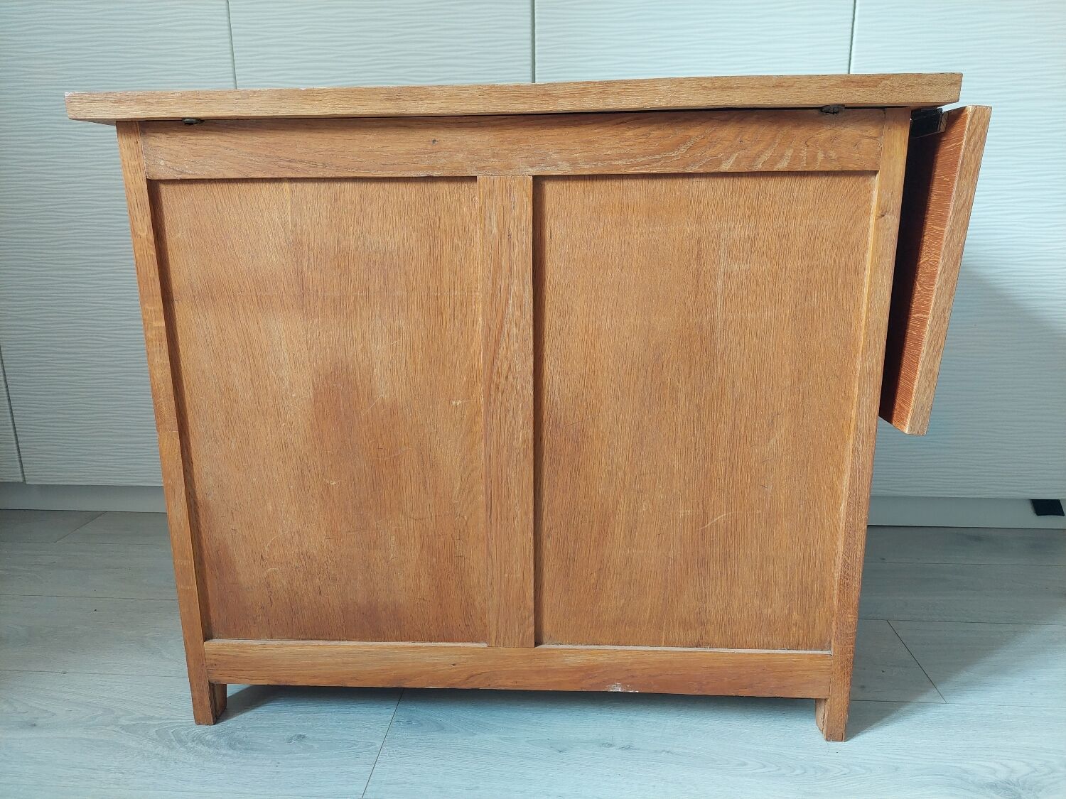Children's desk