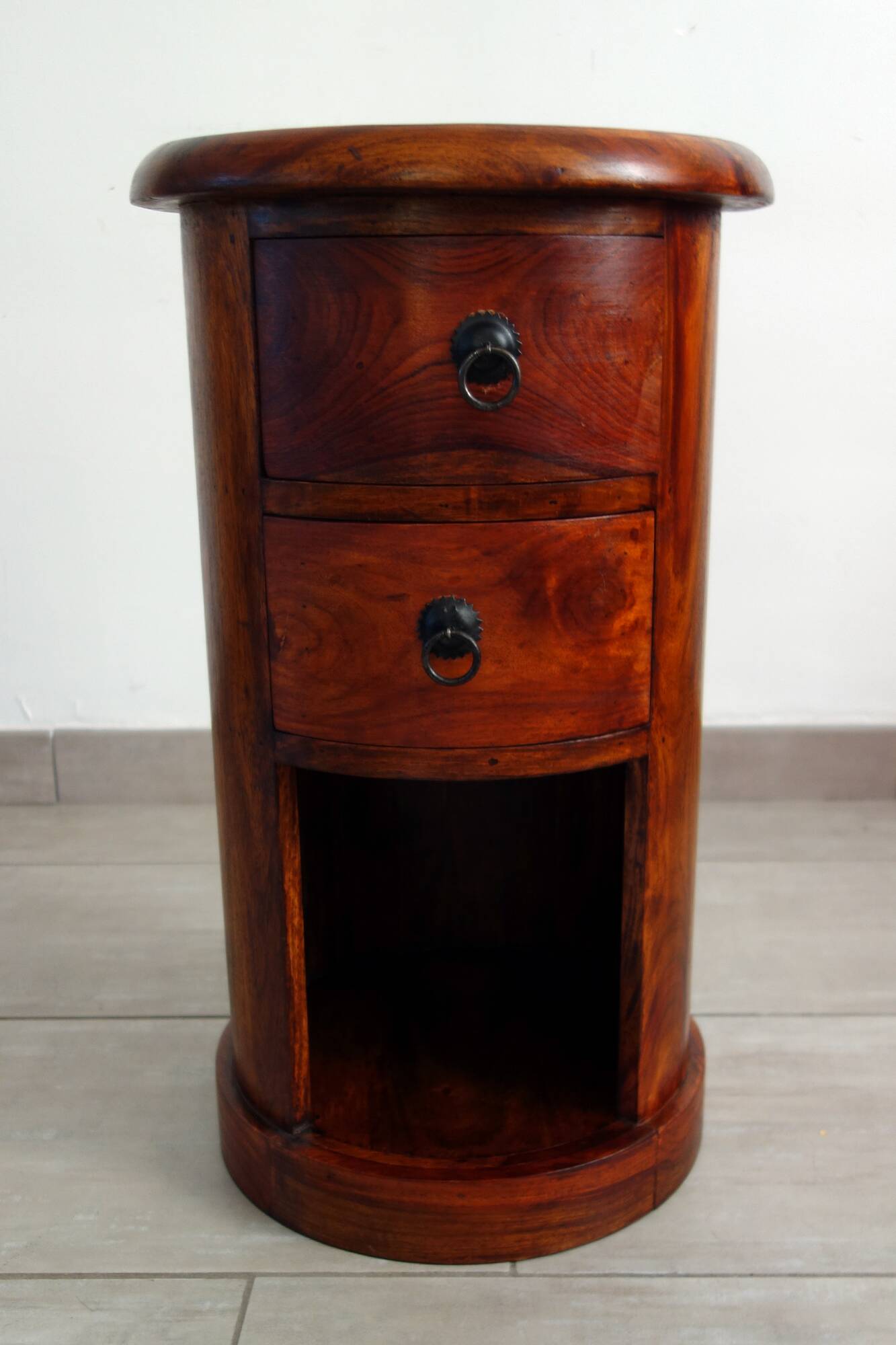 Petit meuble d'appoint circulaire ou chiffonnier en palissandre années 60, Inde
