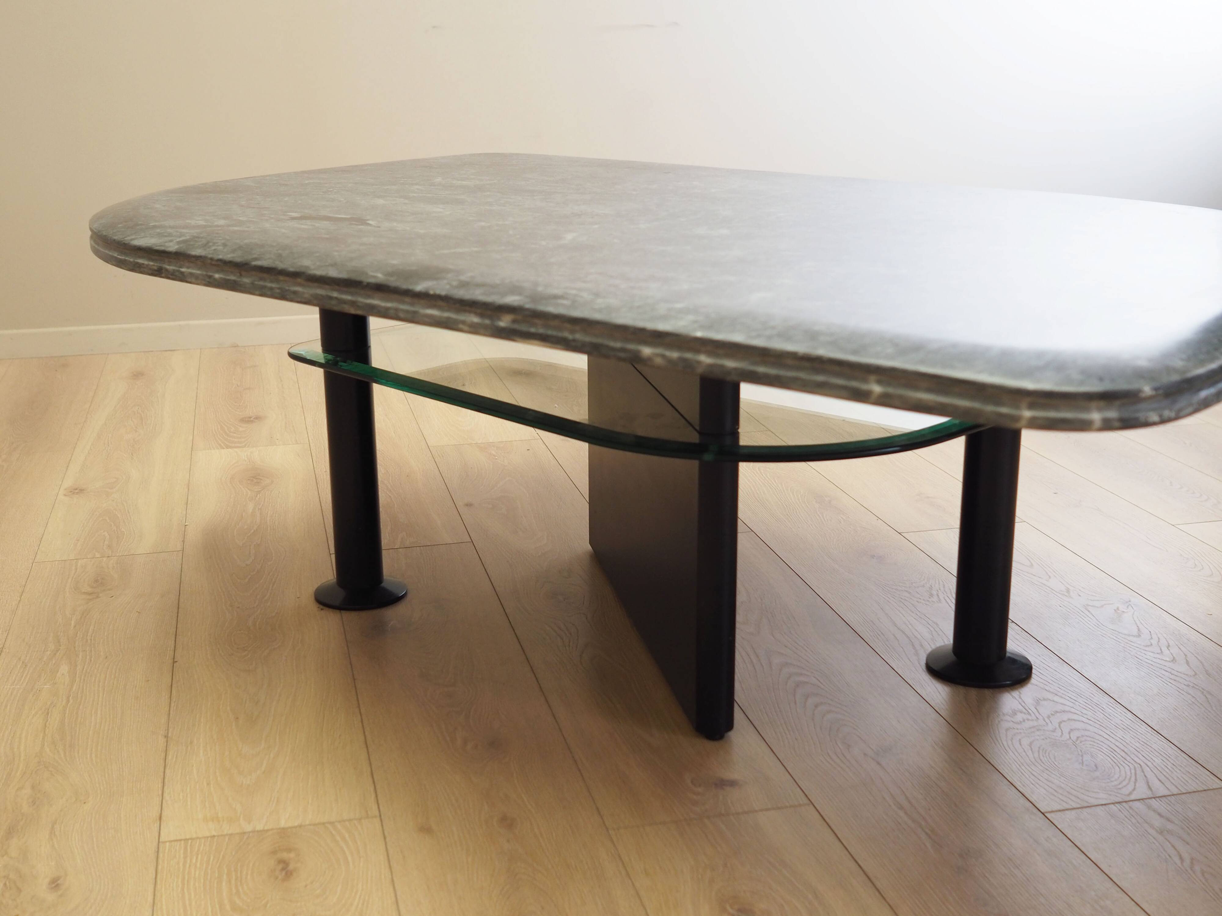 Coffee table, Italian design, 1980s, production: Italy