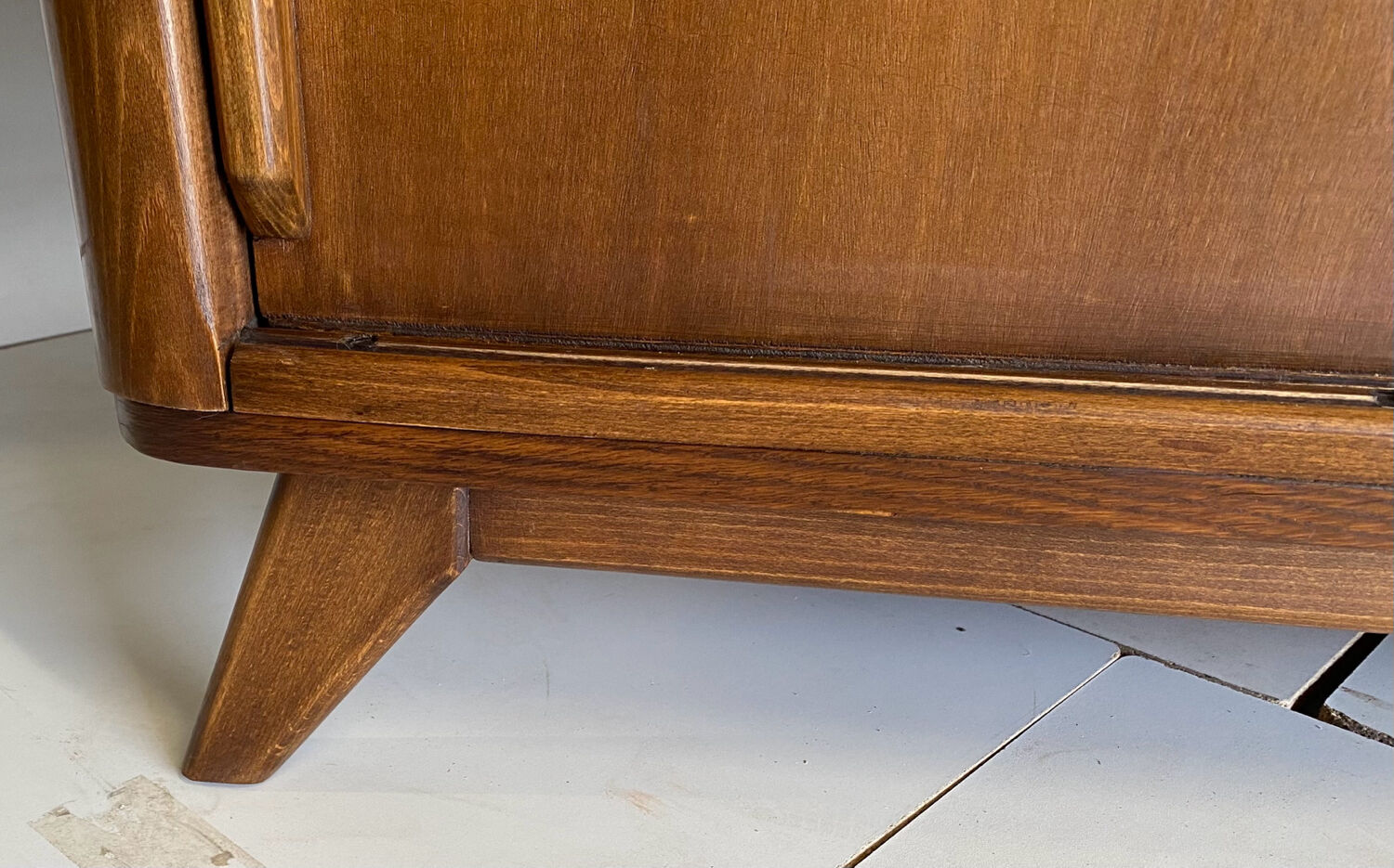 Vintage wardrobe feet compass