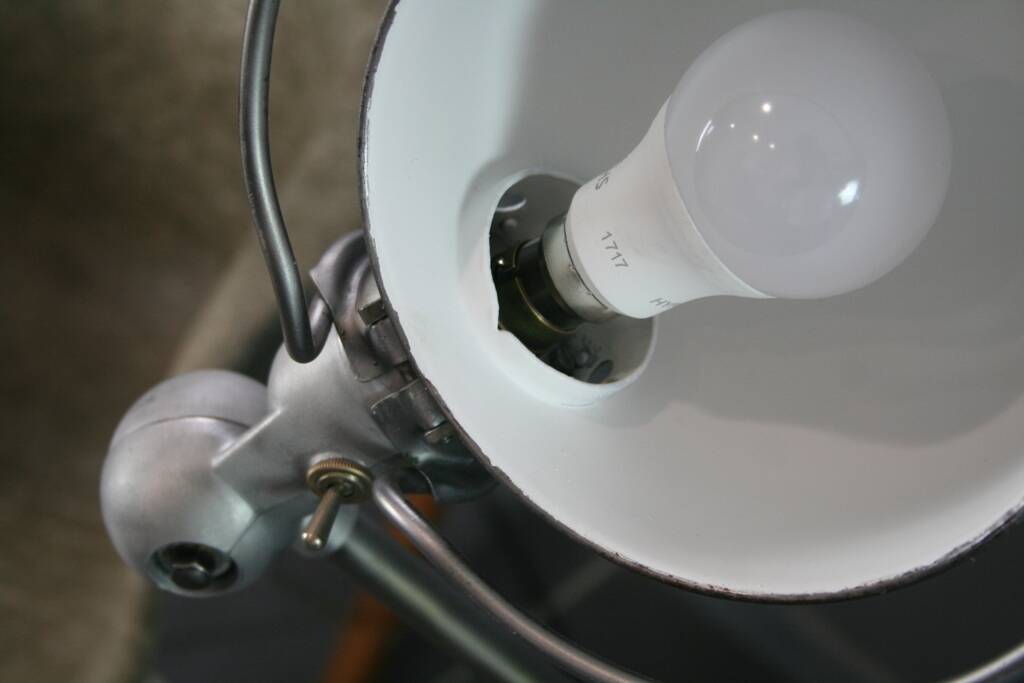 Lampe jieldé 4 bras vernis incolore mat industriel vintage