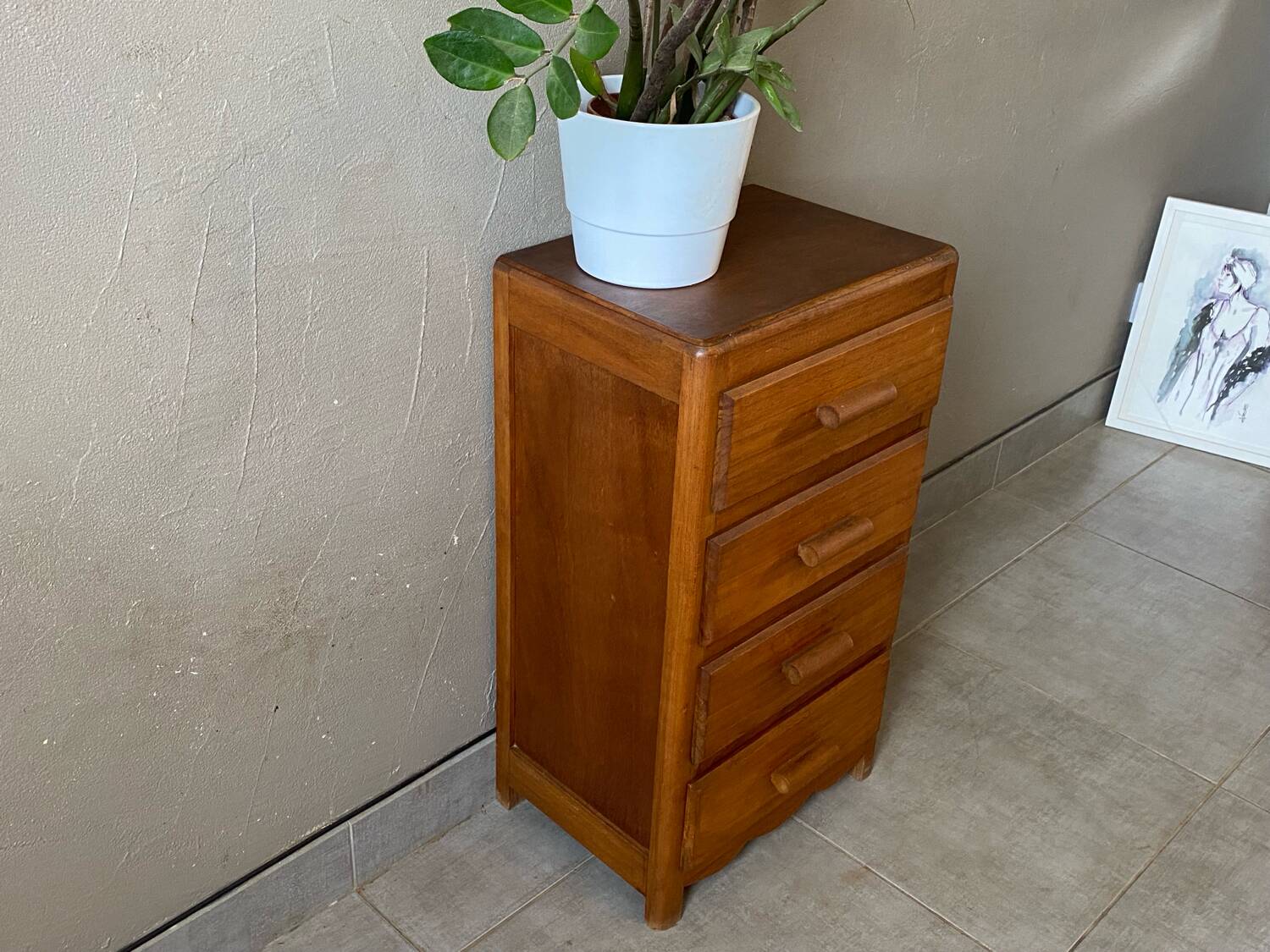 Vintage vintage chiffonier