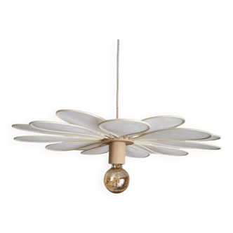 18-petal flower pendant in rattan and white linen