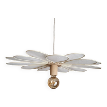 18-petal flower pendant in rattan and white linen