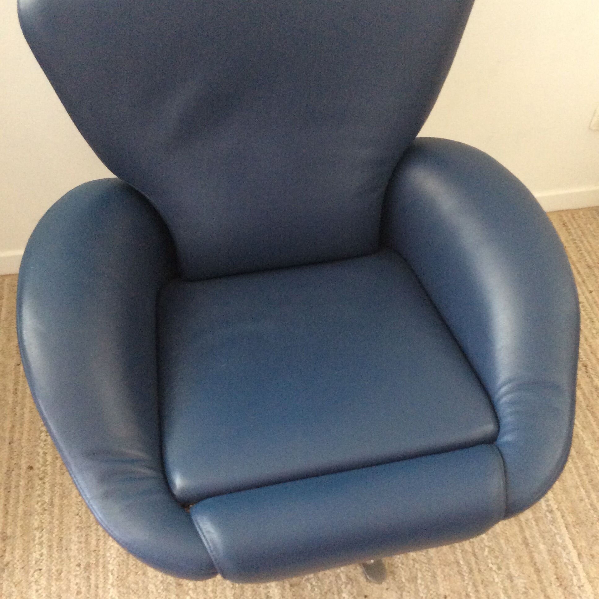 K10 Dodo Cassina heating chair by Toshiyuki Kita