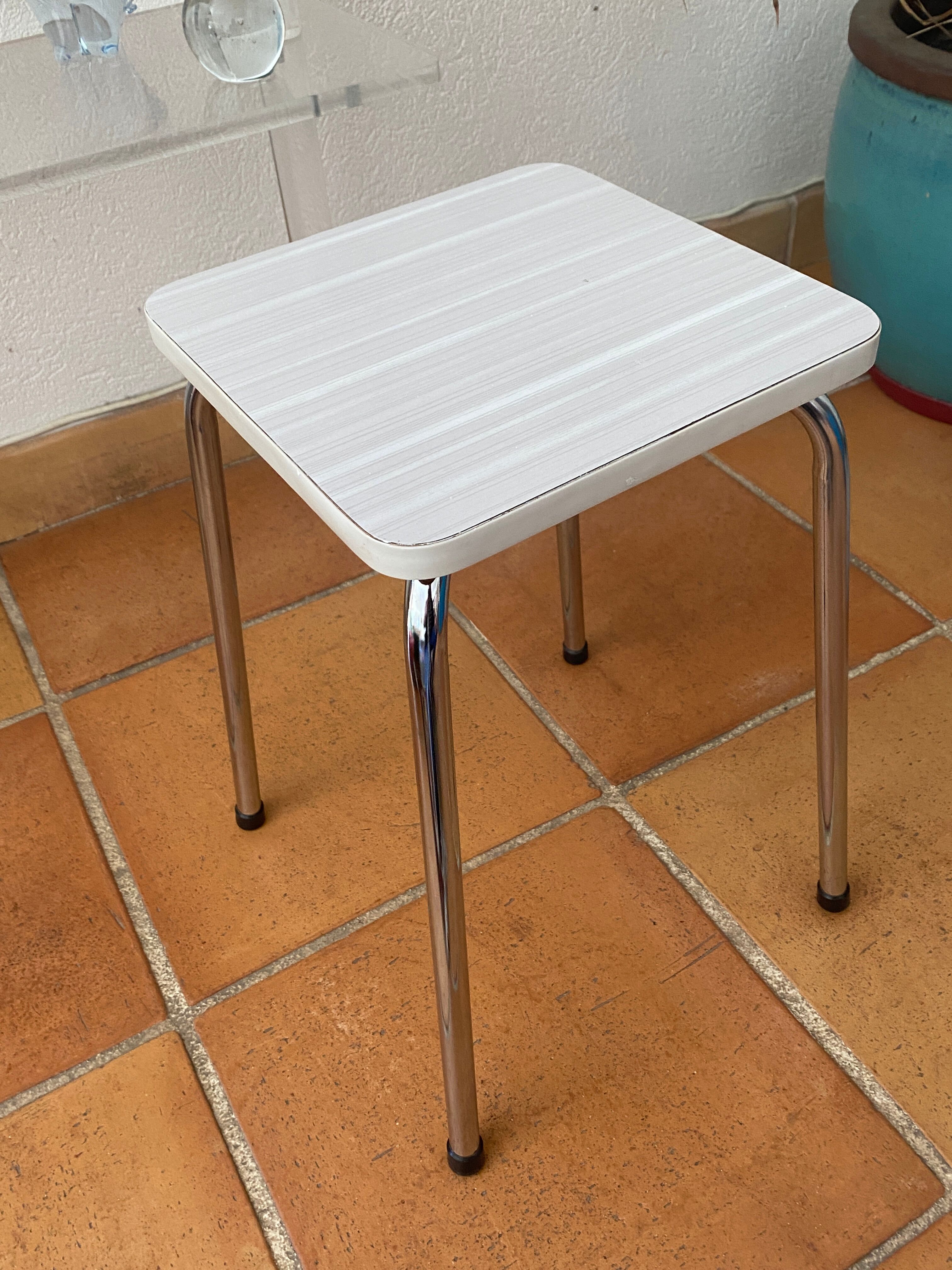 Tabouret en Formica
