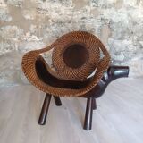 Fauteuil enfant en bois sculpté et rotin