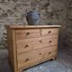 Commode ancienne rustique en pin, 4 tiroirs, vers 1880–1920