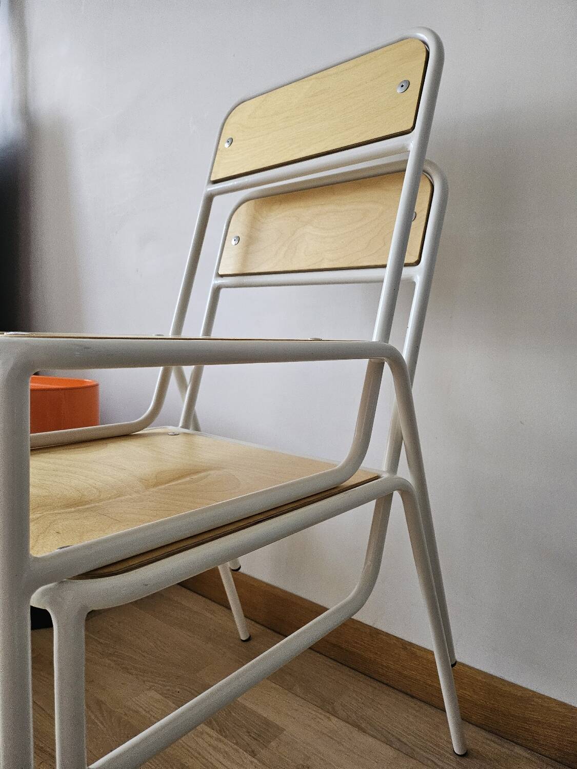 2 chairs once!