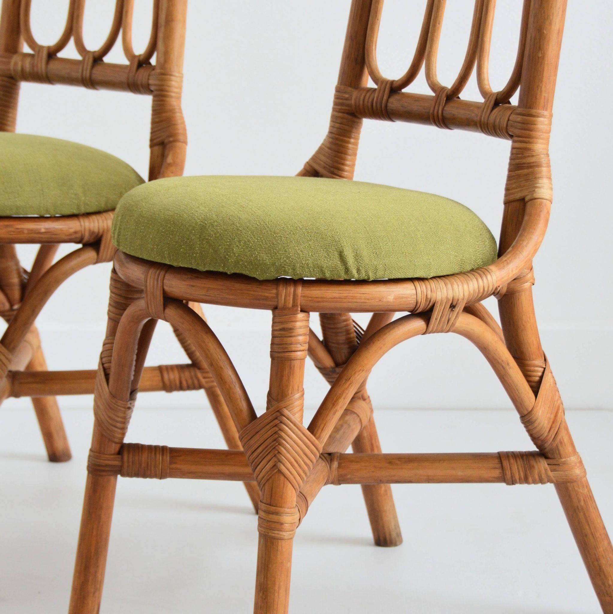 Pair of Italian high chairs in bamboo and rattan from the 1960s.