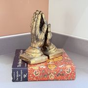 Paire de serre-livres vintage en bronze formant mains en prière dorées