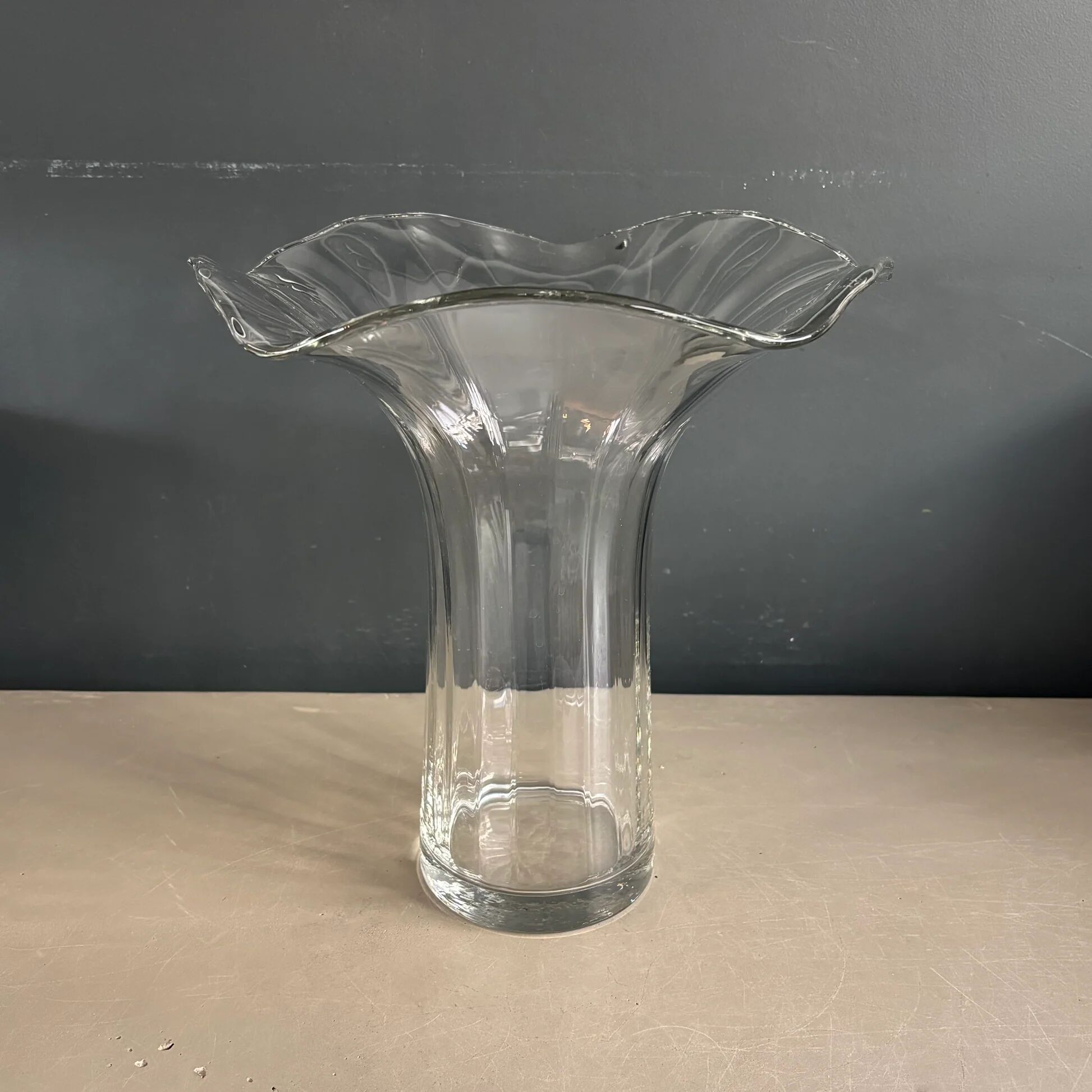 Grand vase en verre évasé - Ref 1348