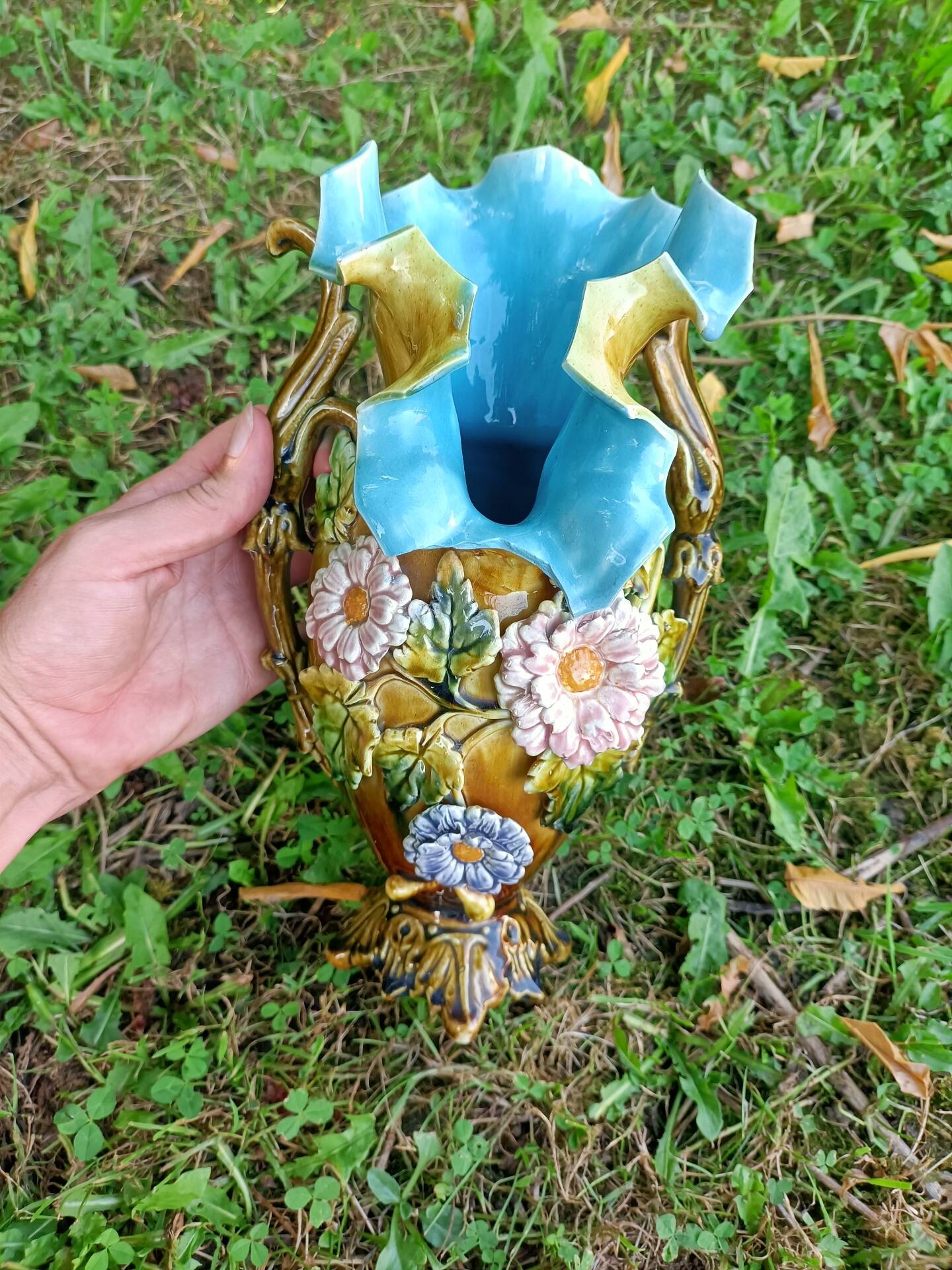 Barbotine vase late 19th century 💐