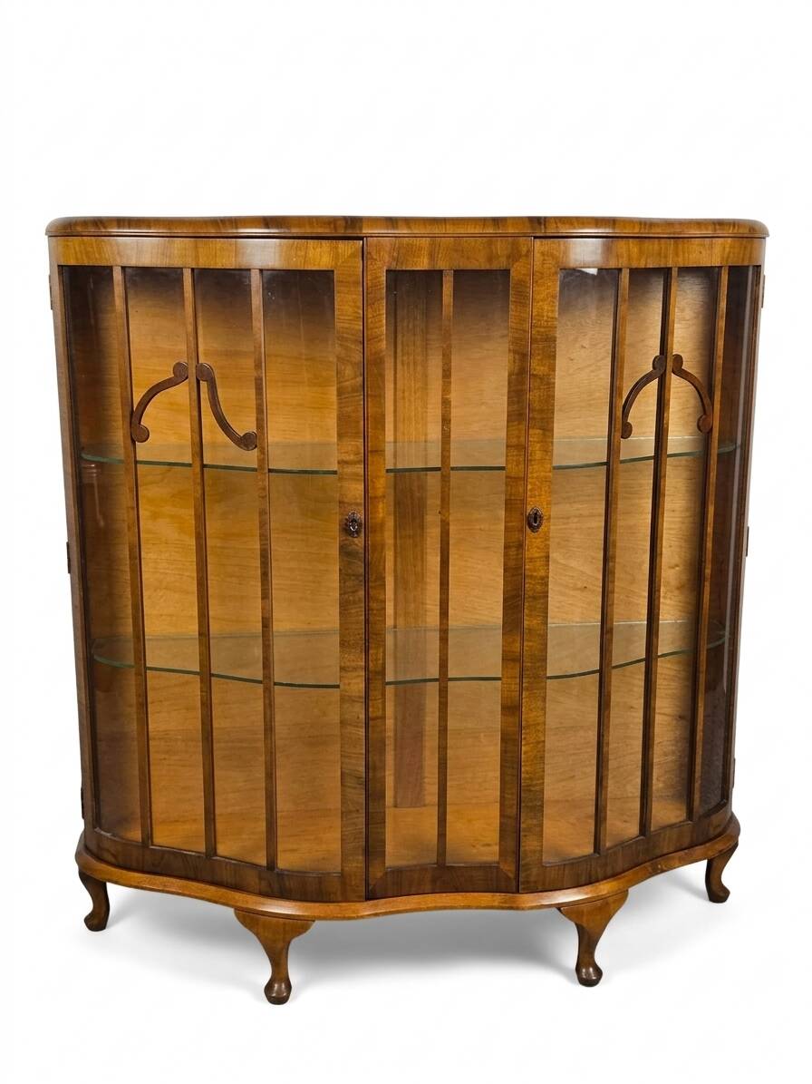 Art Deco display cabinet in walnut from the 1930s.