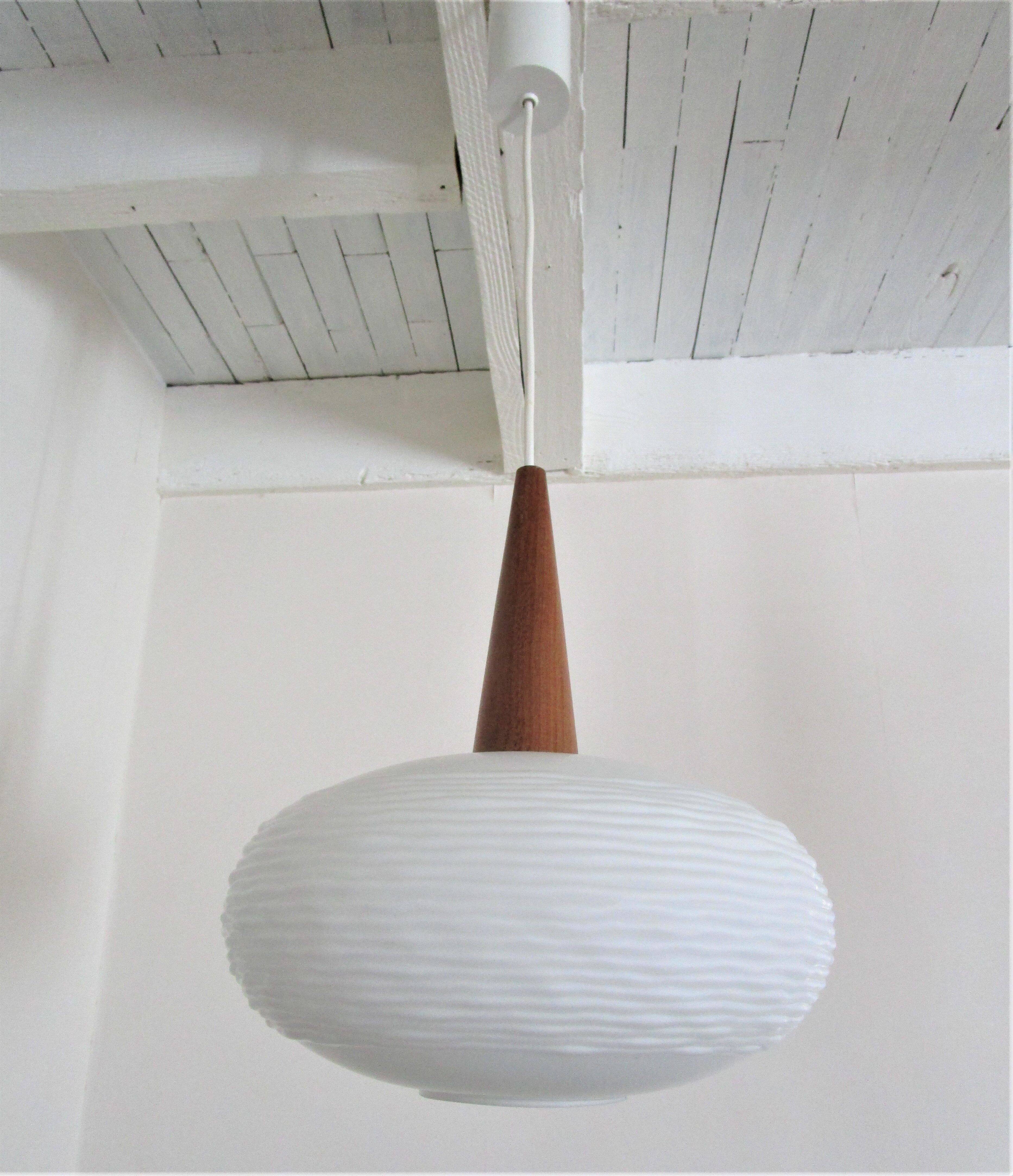 suspension opaline teak Louis Kalff Philips 60s