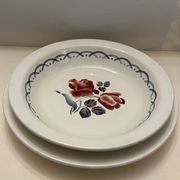 Set of two dishes