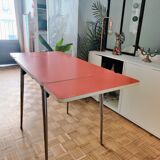 Table year 70 in orange Formica