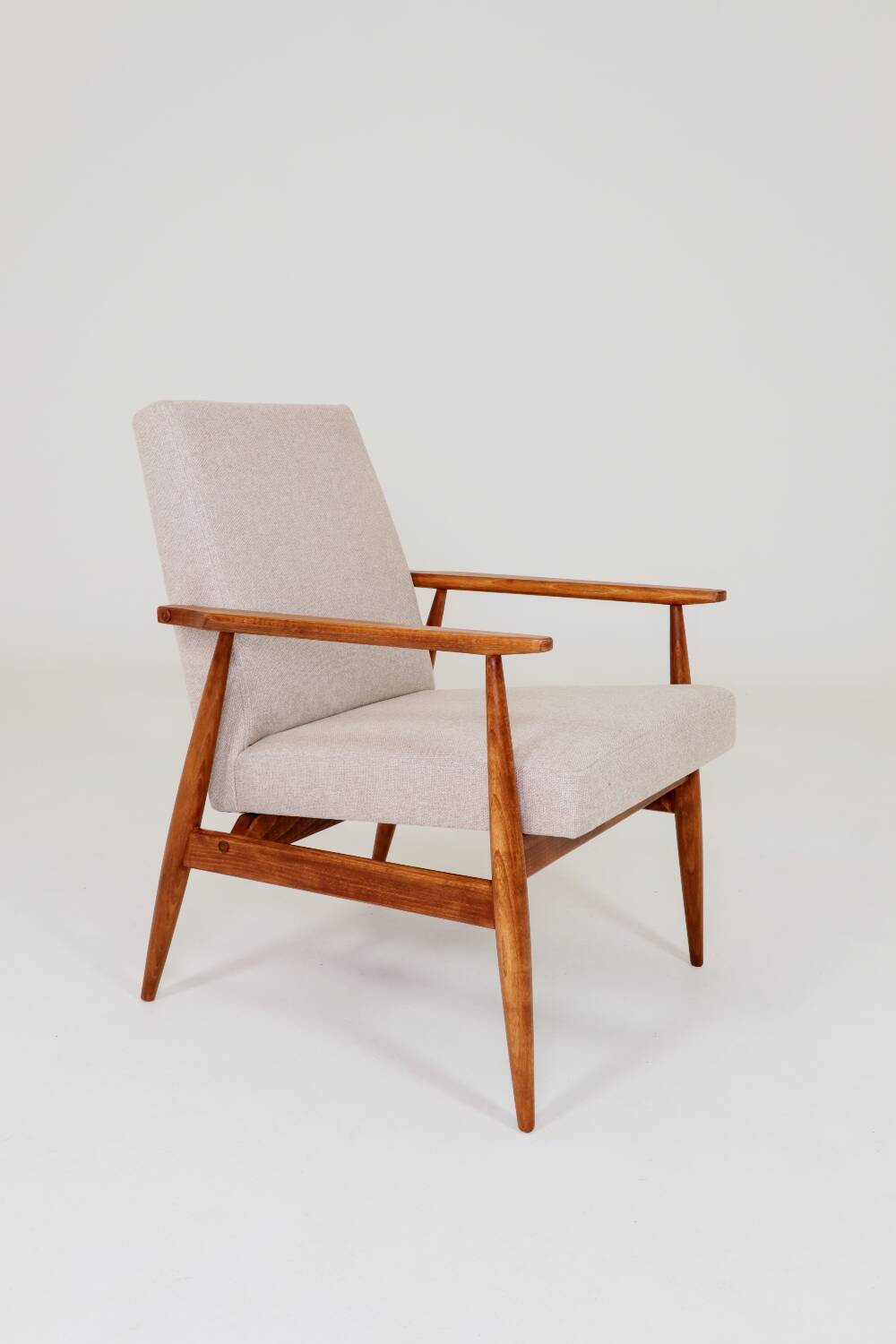 Fauteuil scandinave tressé beige, design classique