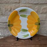 Round serving dish with hand-painted yellow flowers in ceramic TC Italy.