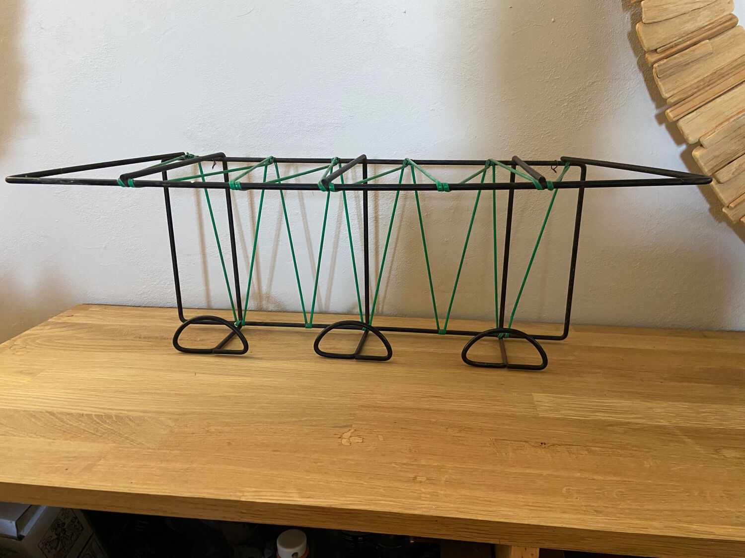 Scoubidou coat racks