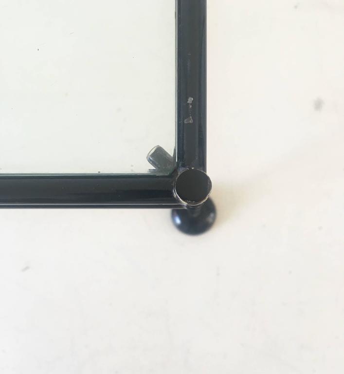 Table low minimalist metal and glass to the 1960s