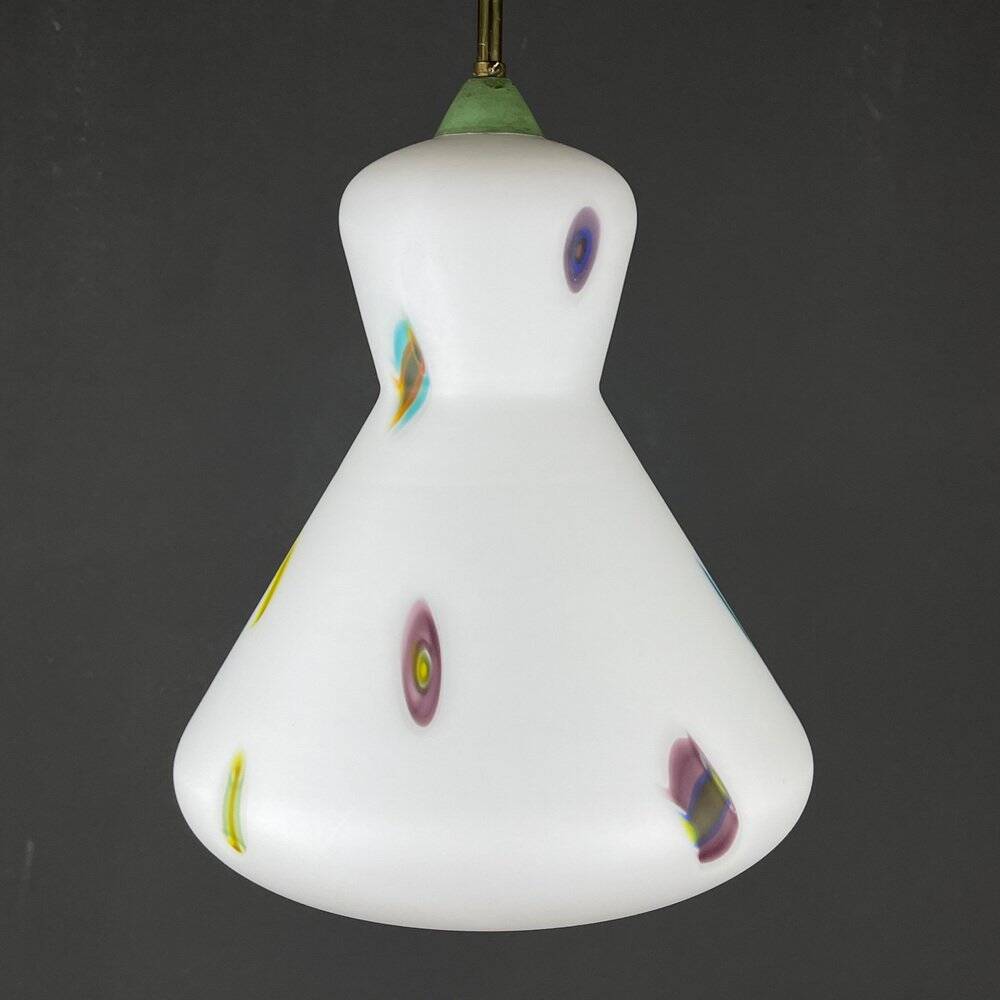 Mid-century Murano opaline glass pendant lamp by Stilnovo, 1950s.