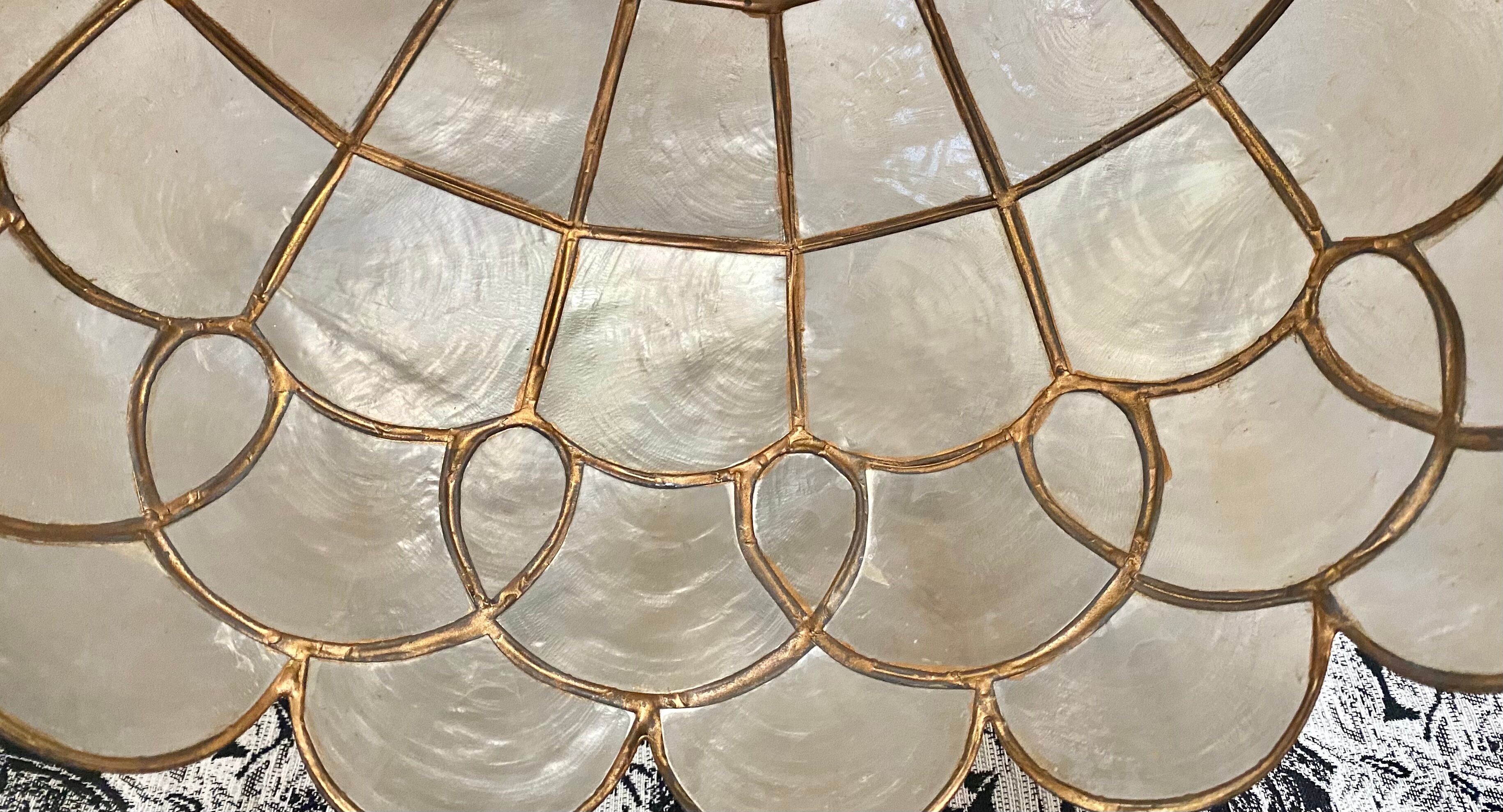 Suspension vintage nacre et laiton