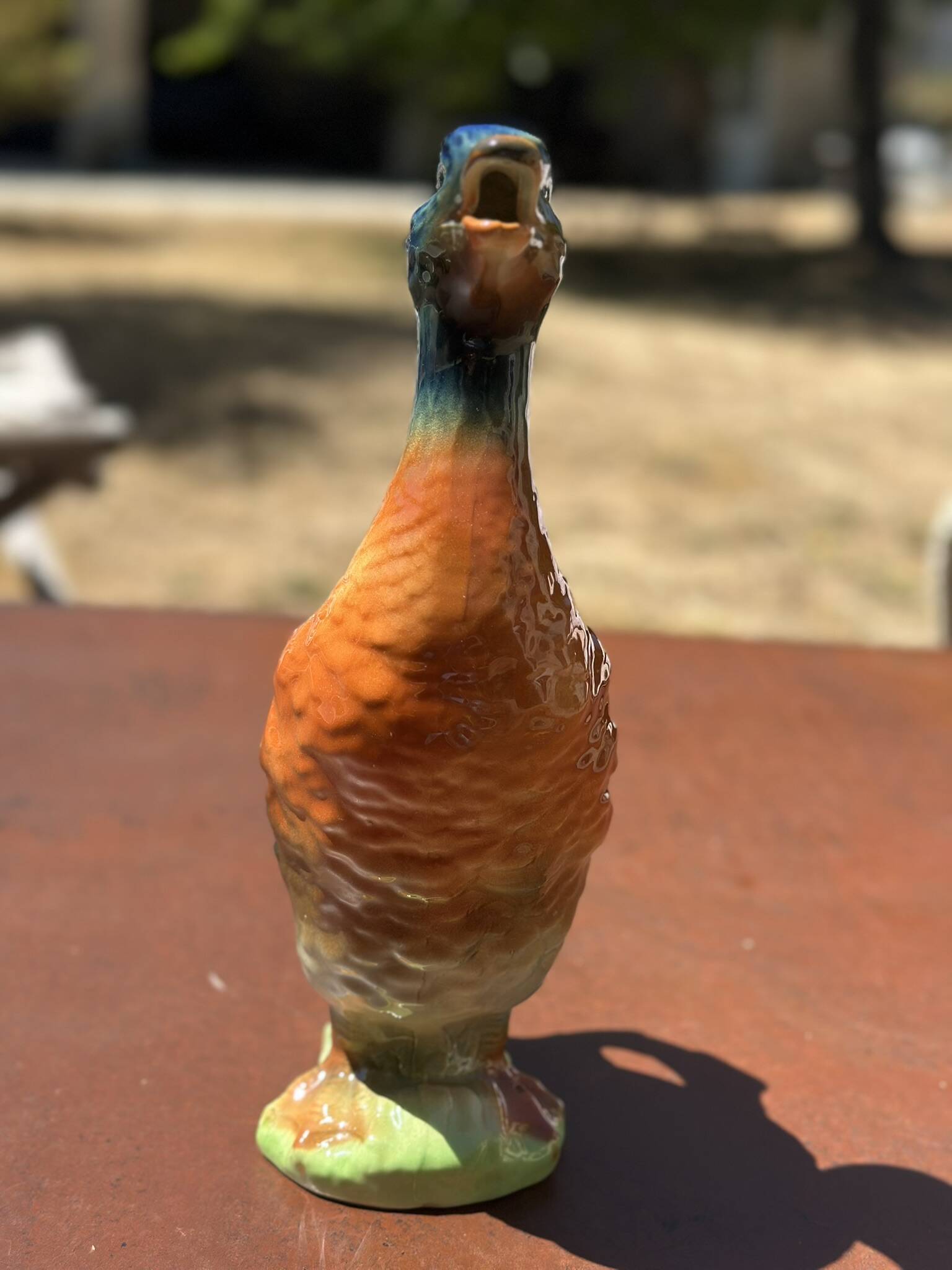 Pichet canard en barbotine signé Saint-Clément
