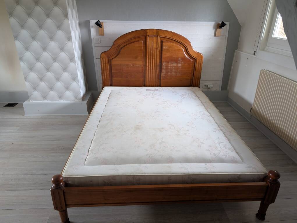 Lit en merisier style Louis Philippe