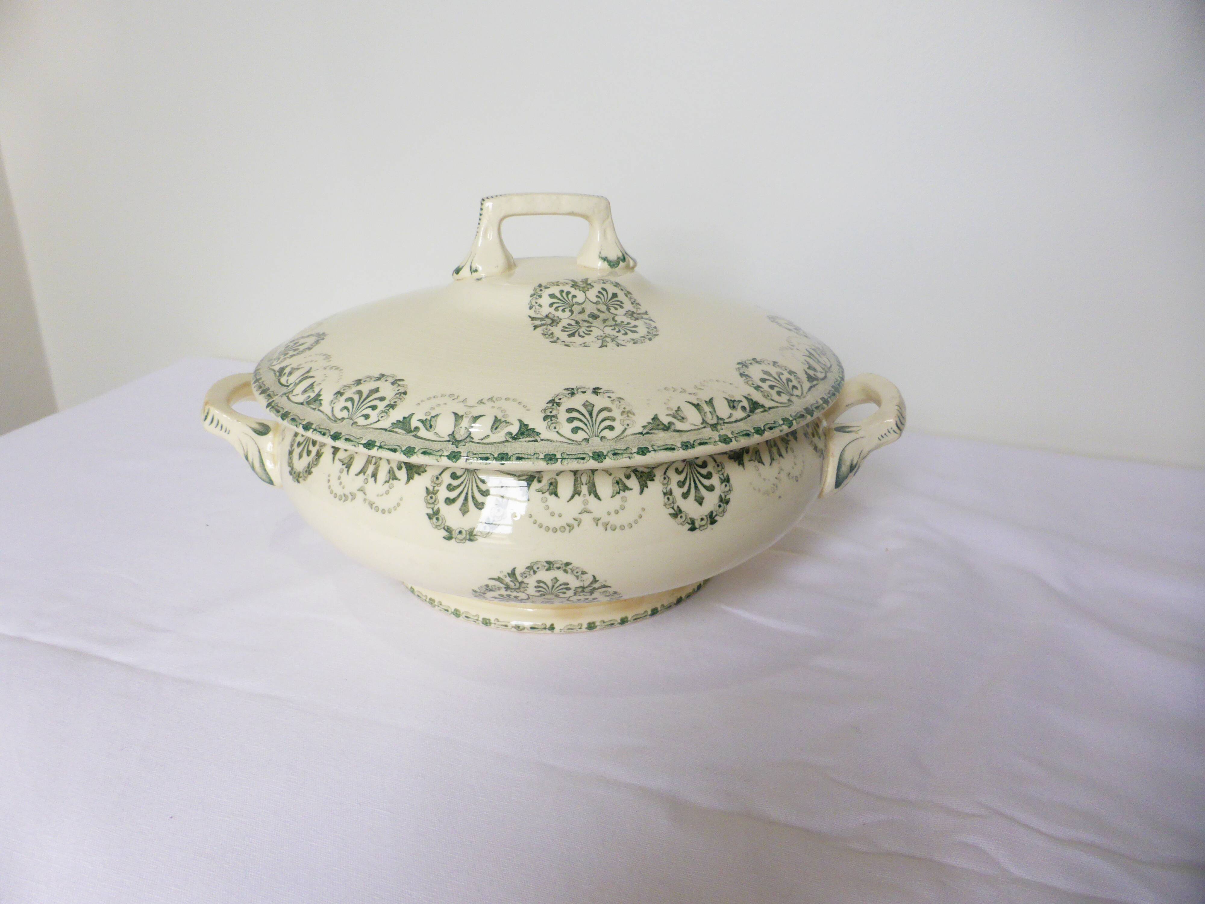 1 tureen in baker's iron clay model Iena 221038