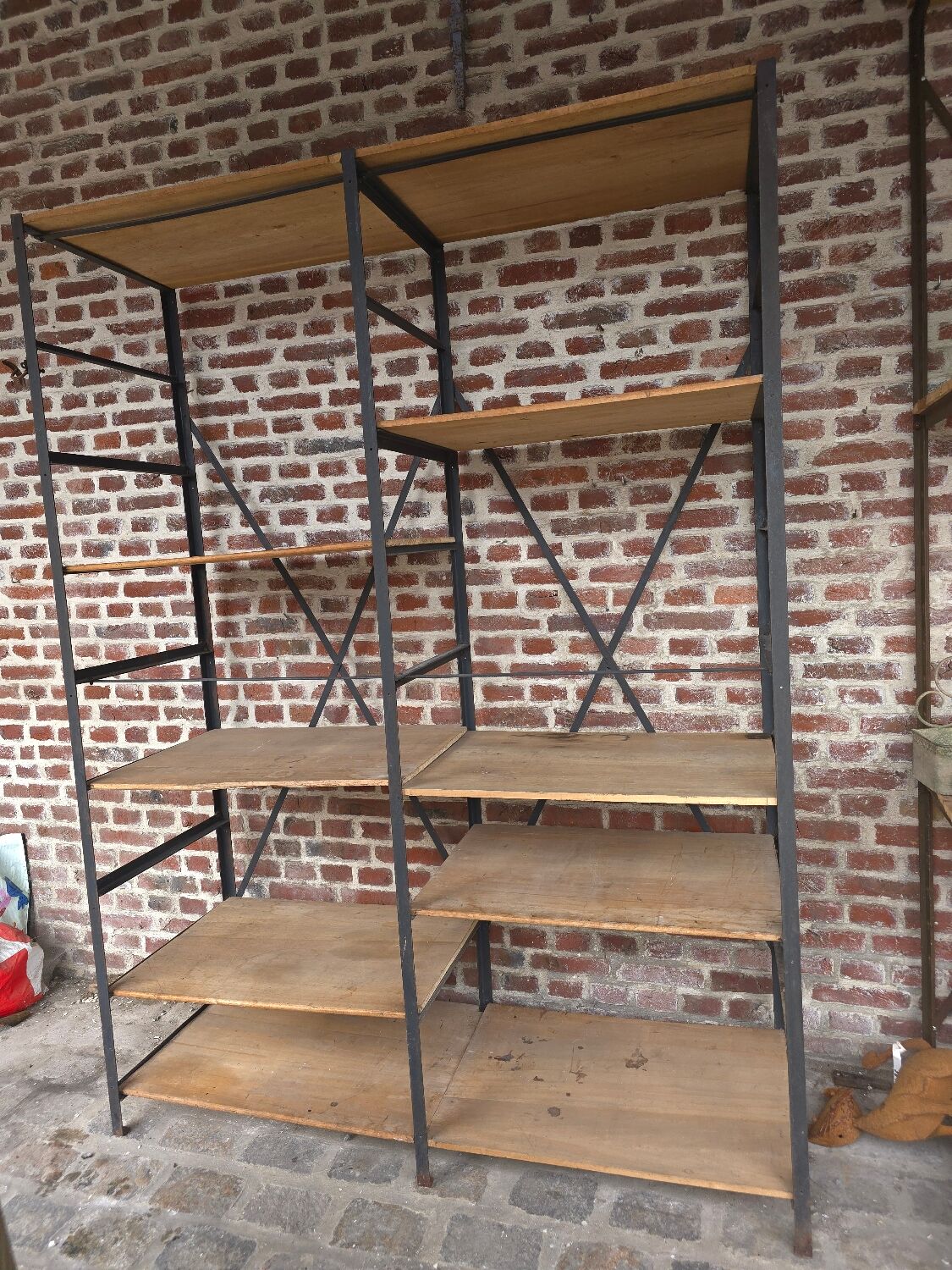 Étagère Industrielle en fer et bois