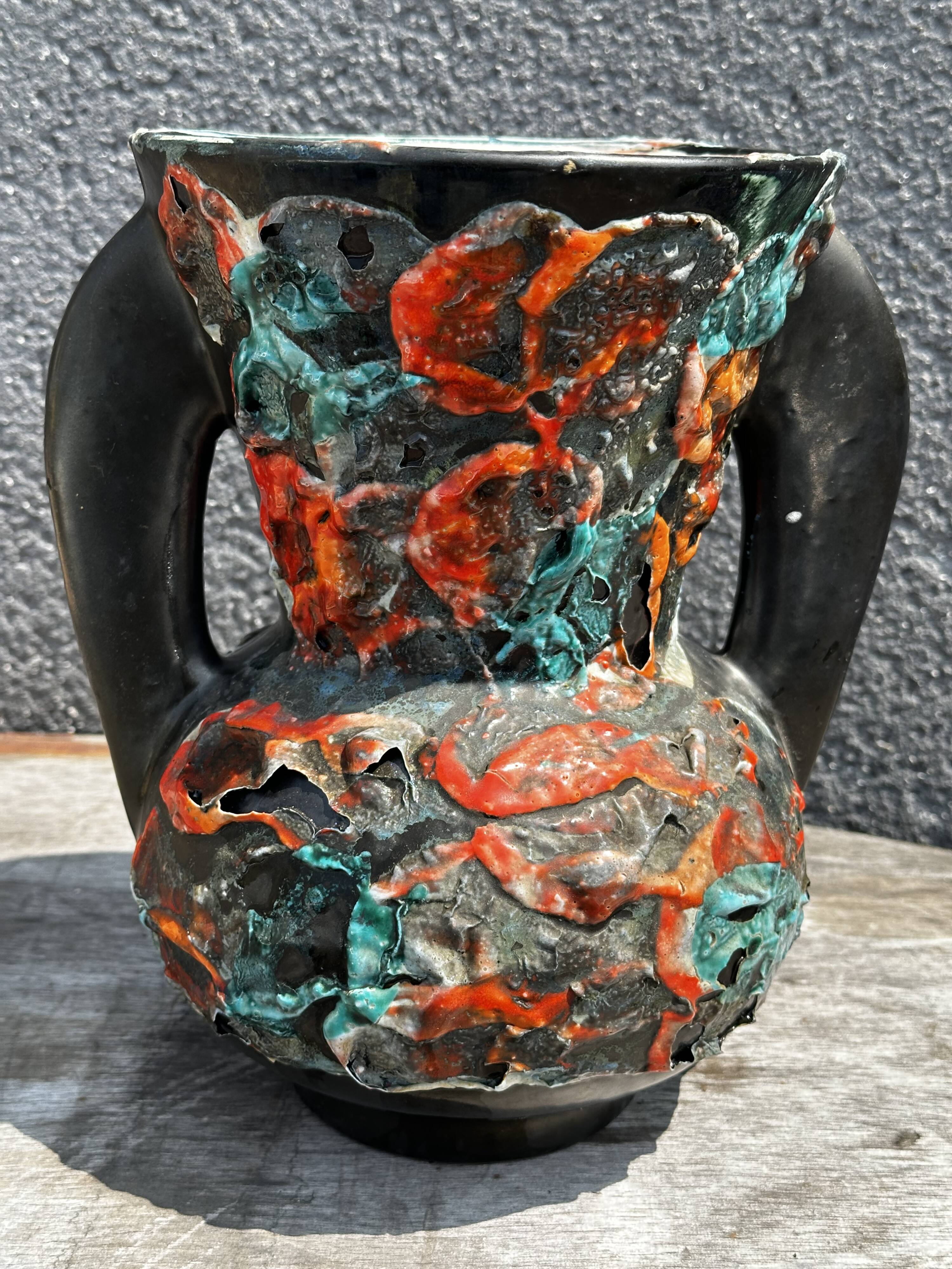 Rocaille amphora vase, Fat Lava