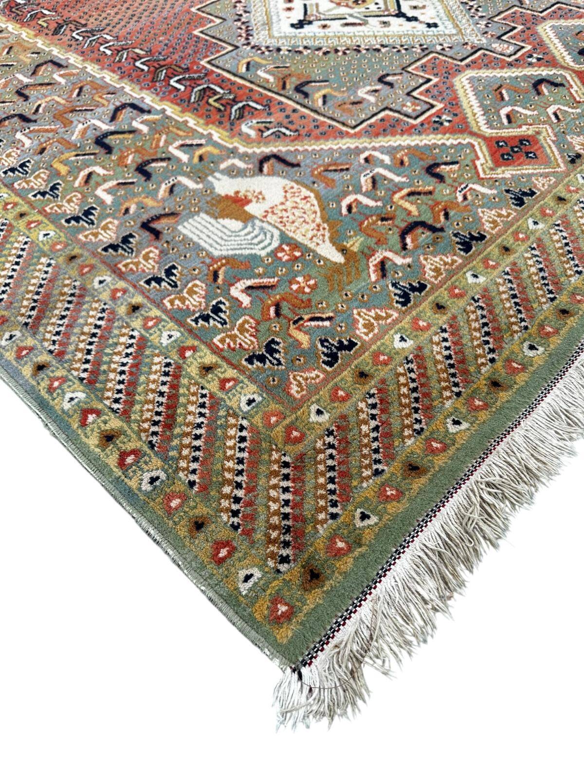Oriental style rug 240cm x 170cm