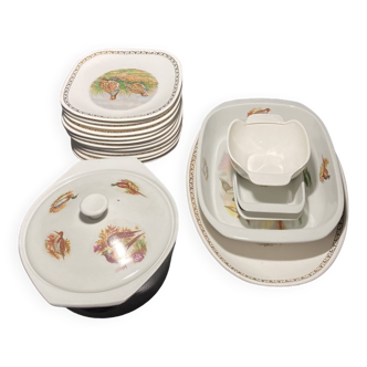 Lot of porcelain tableware