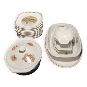 Lot de vaisselle en porcelaine