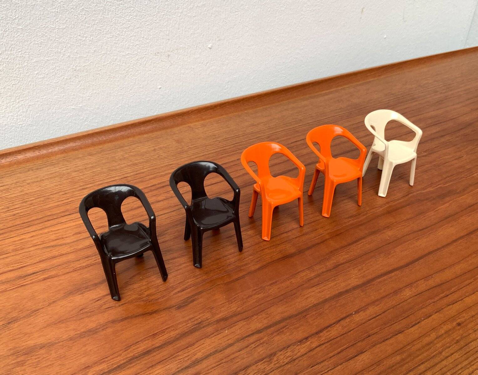 300 Monobloc Decorative Chairs Small by Henry Massonnet for Stamp, France, 1970s, Set of 5