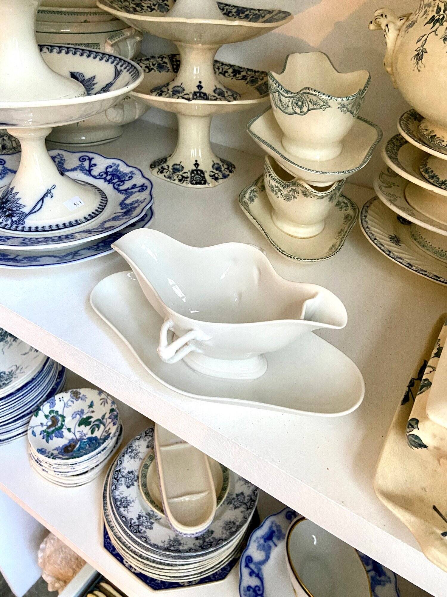 Saucière en porcelaine blanche