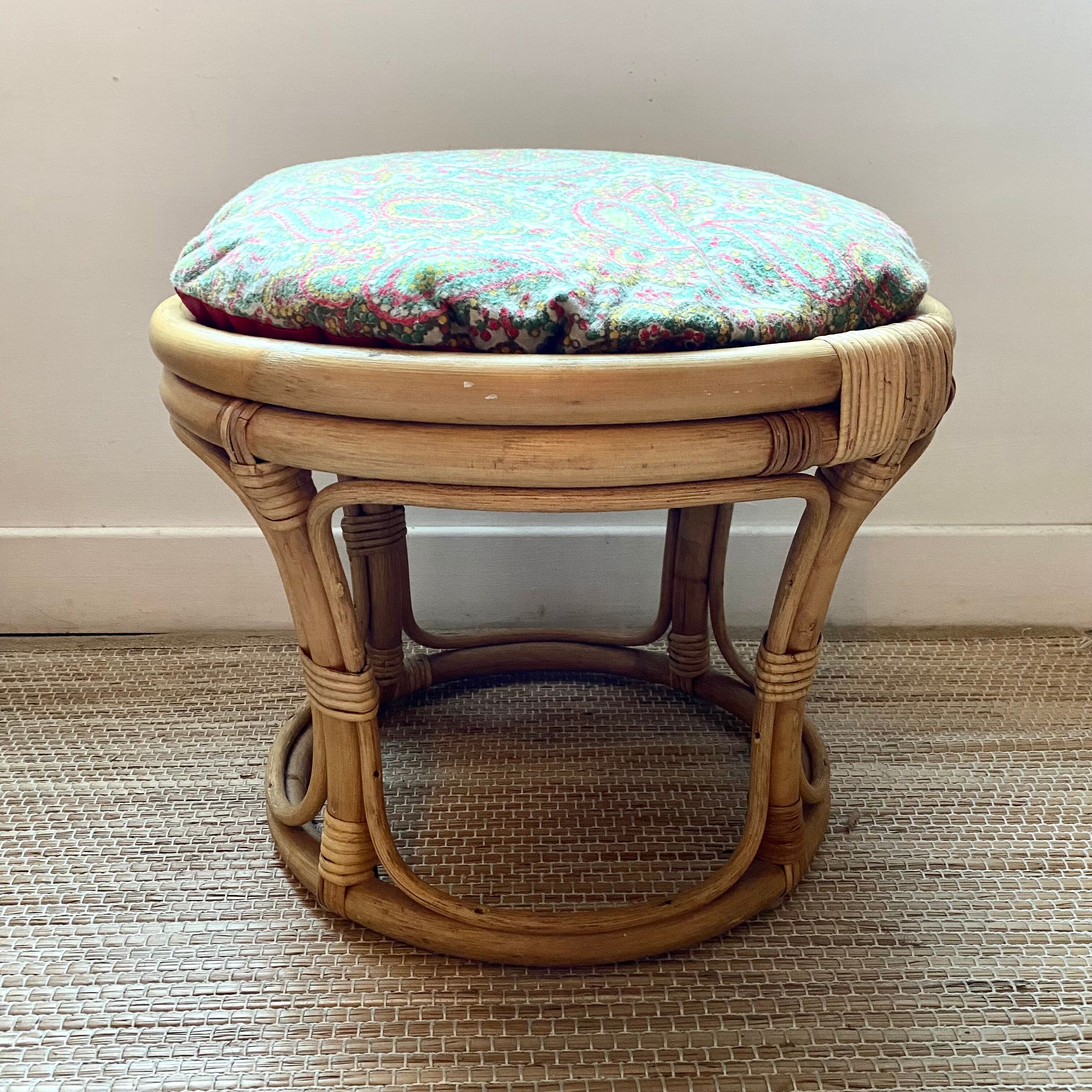 Vintage rattan pouf