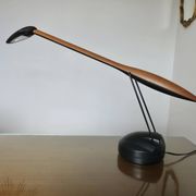 Lampe de bureau zoomorphe en merisier et polycarbonate