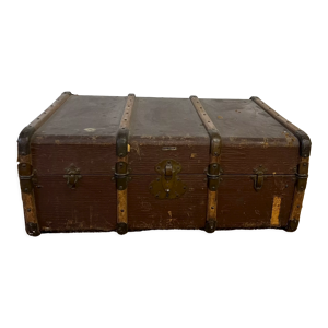 malle vintage en bois
