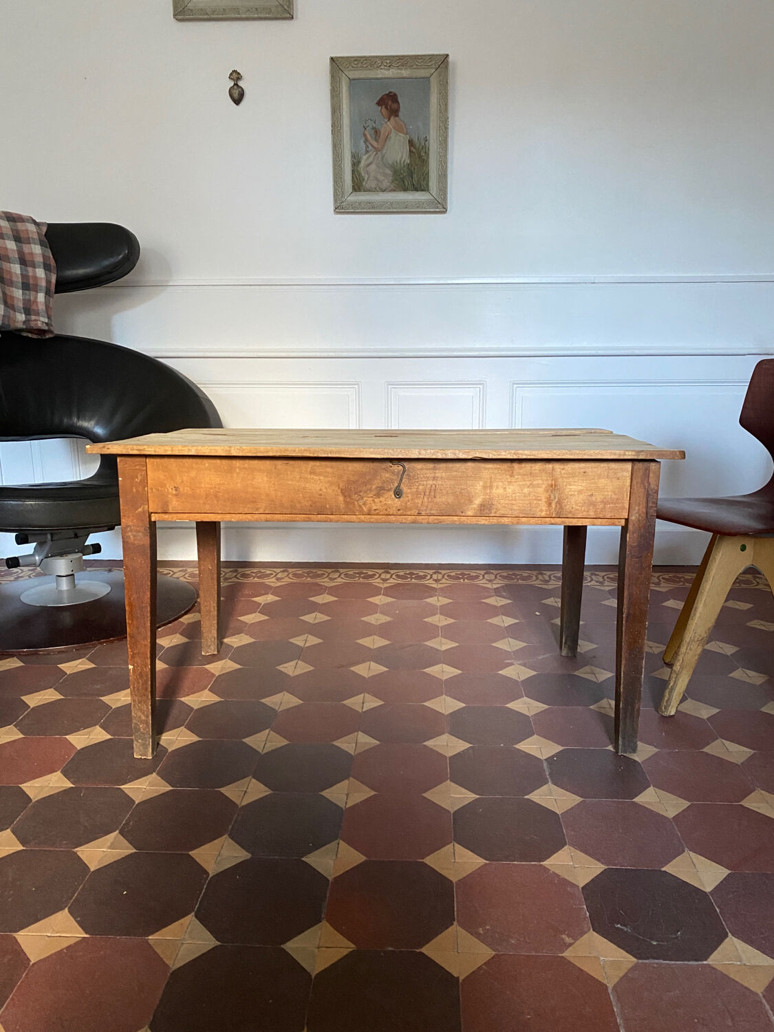 Coffee farmhouse table