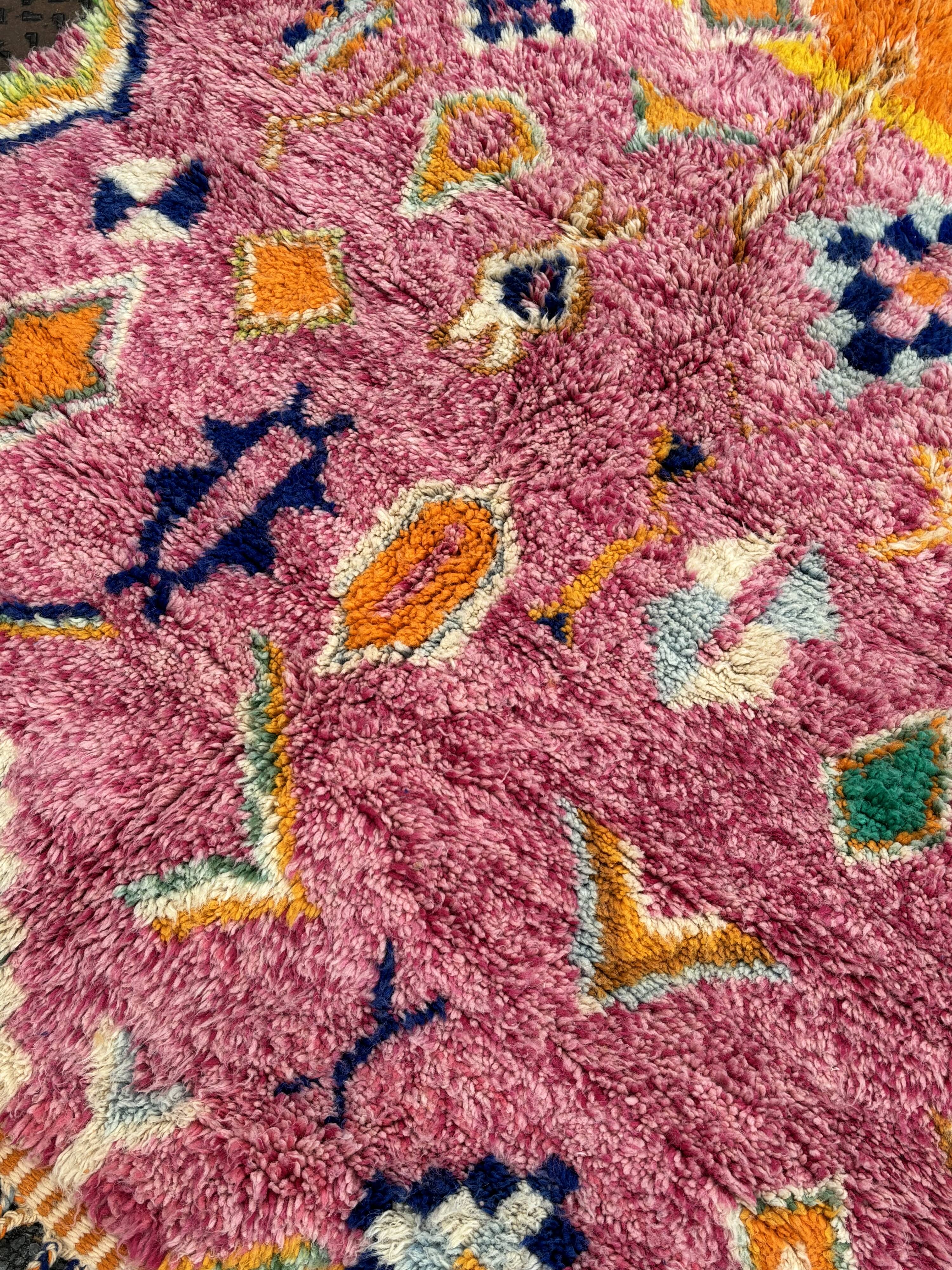 New M'rirt Berber rug in pink and orange wool – 150 × 200 cm
