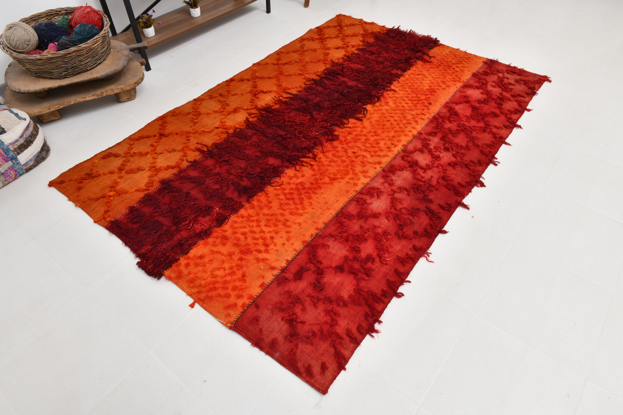 Red & orange tones vintage rug, 163x240 cm