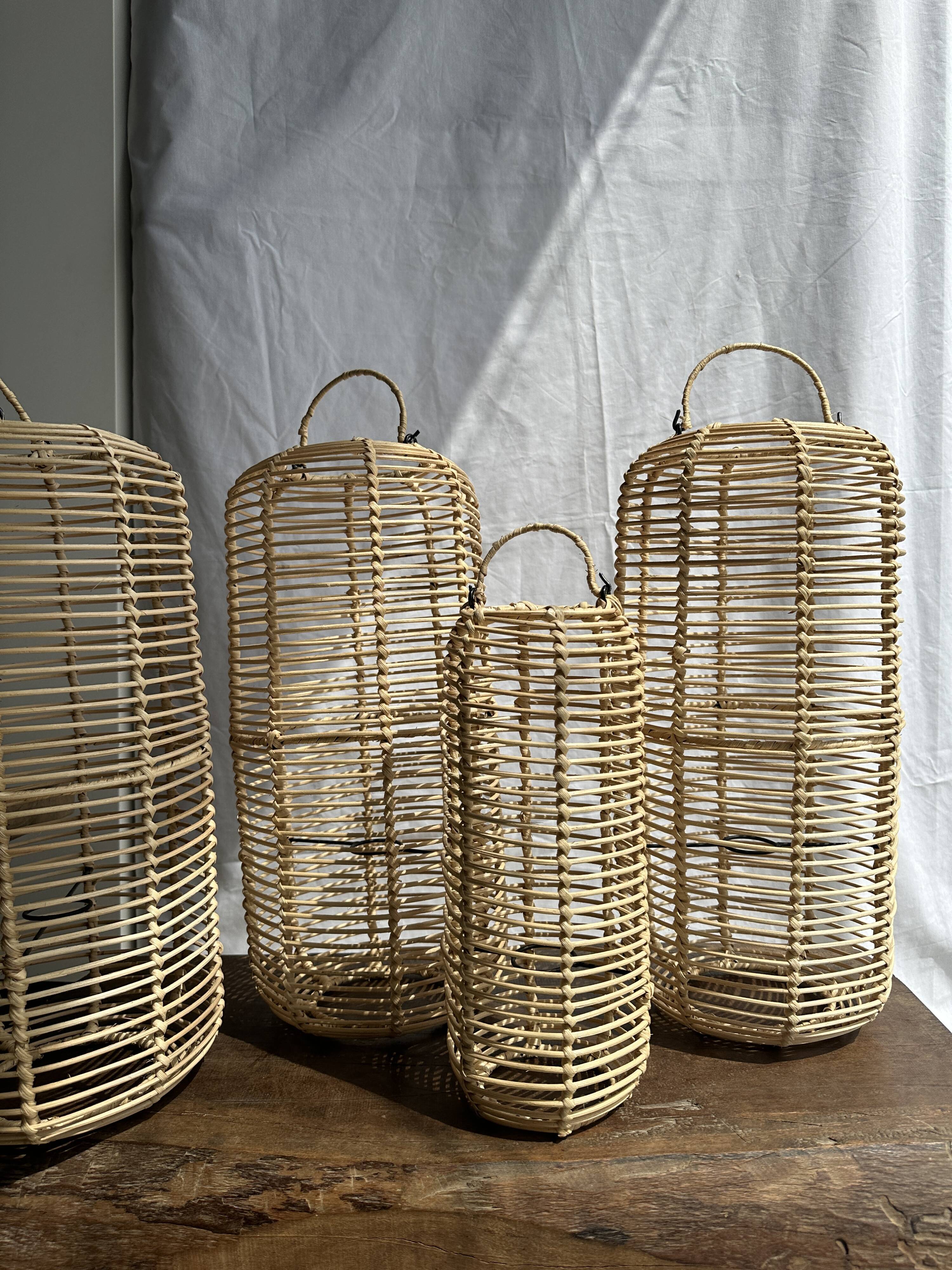 Small lantern-shaped rattan suspension H35 D15