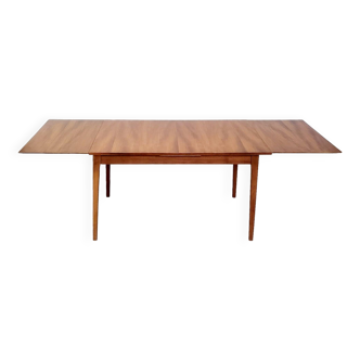 High-quality extendable table from Lübke