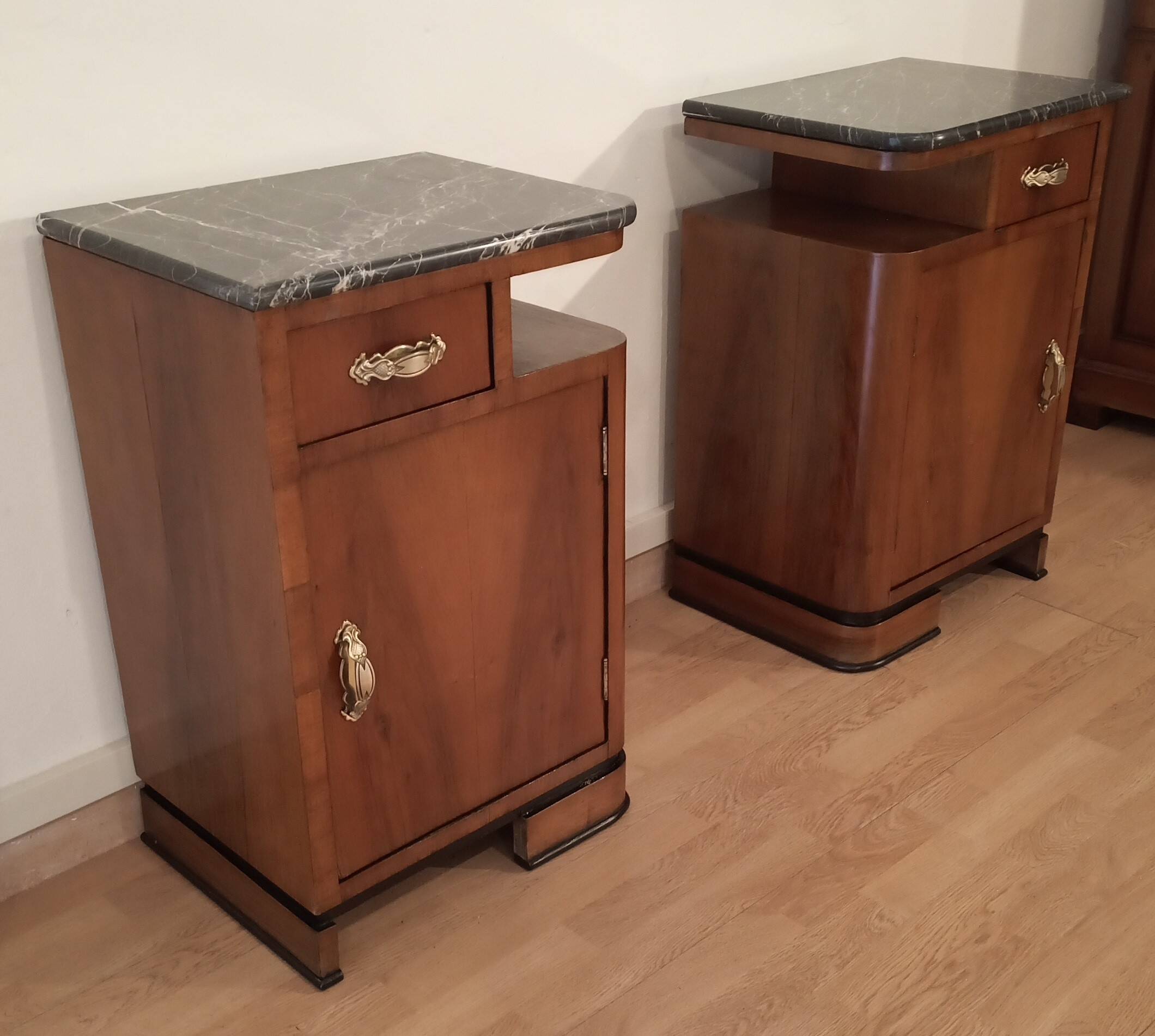 Art Deco Italian Bedside Tables in Walnut, Set of 2