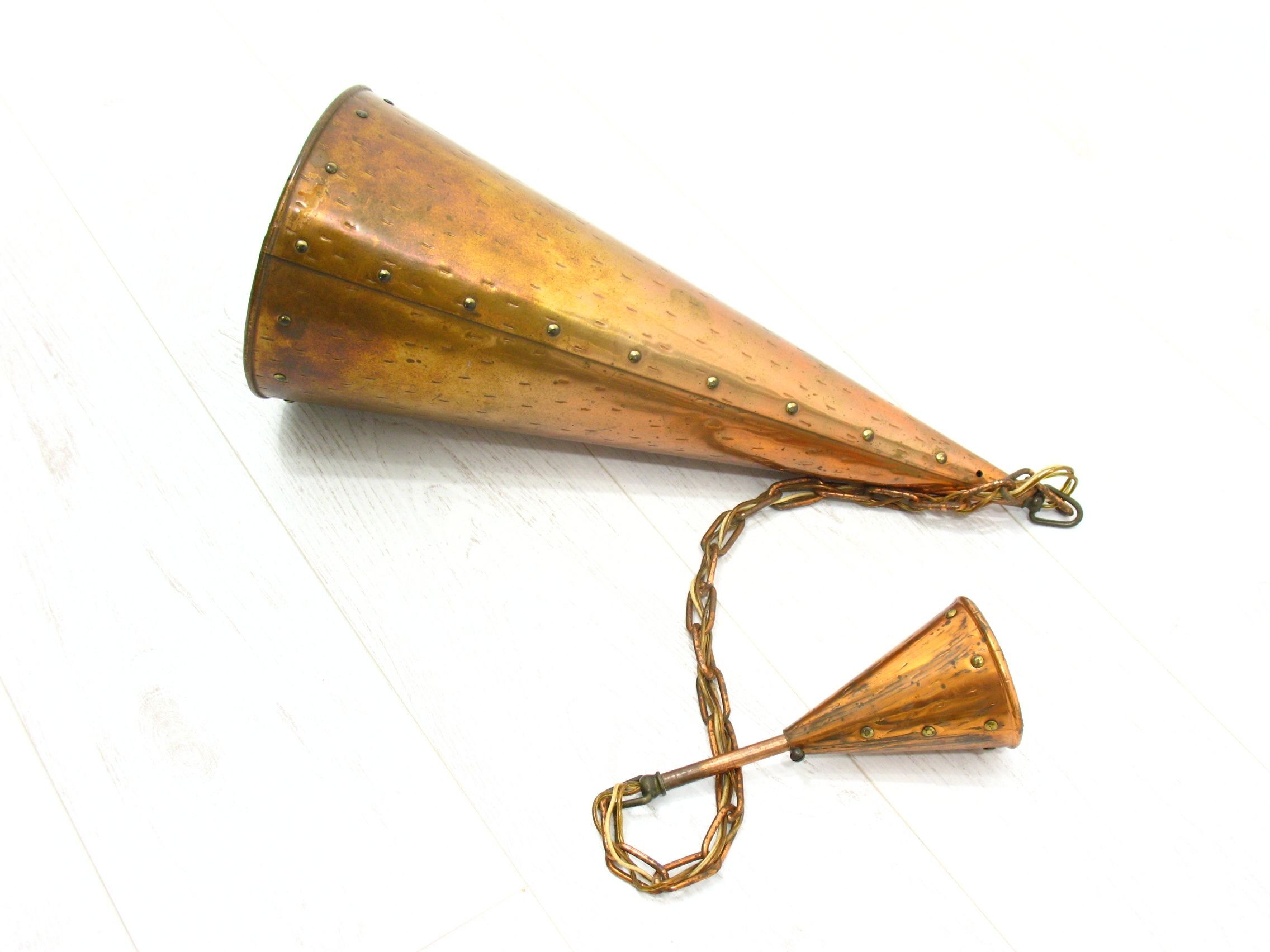 Suspension cône en cuivre du Danemark, années 1970