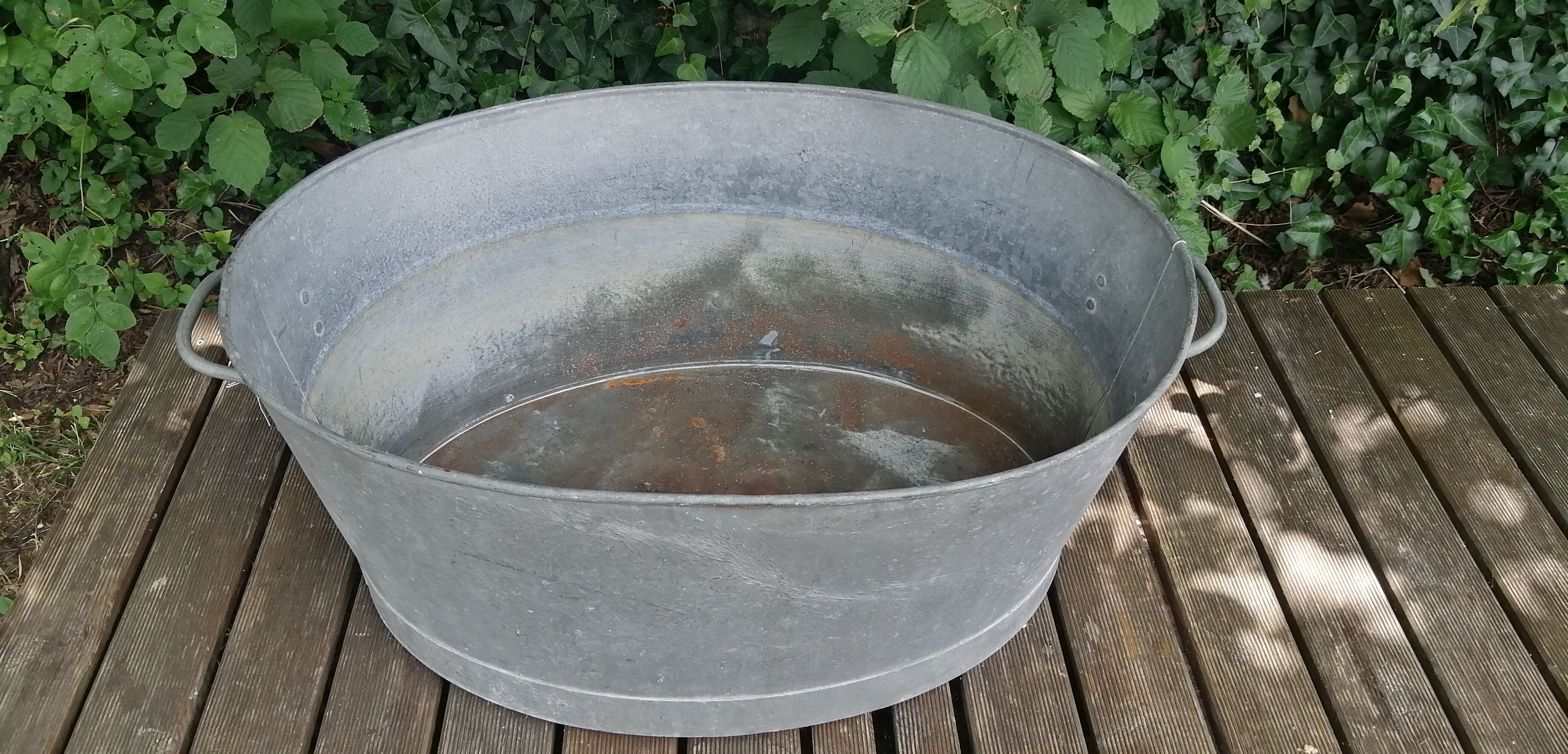 Large oval zinc basin
